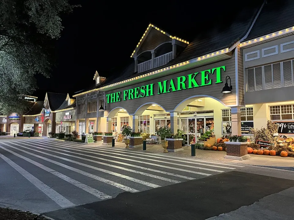 The Fresh Market in Dr. Phillips, Orlando, Florida (2021).
