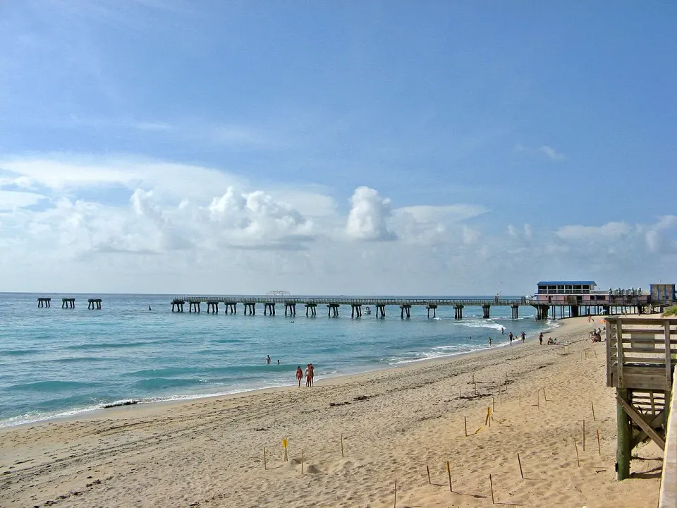 Lake Worth Pier in Lake Worth Beach, Florida (2007).