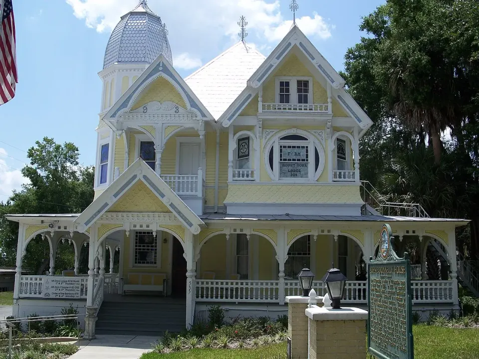 The John P. Donnelly House in Mount Dora, Florida (2007).