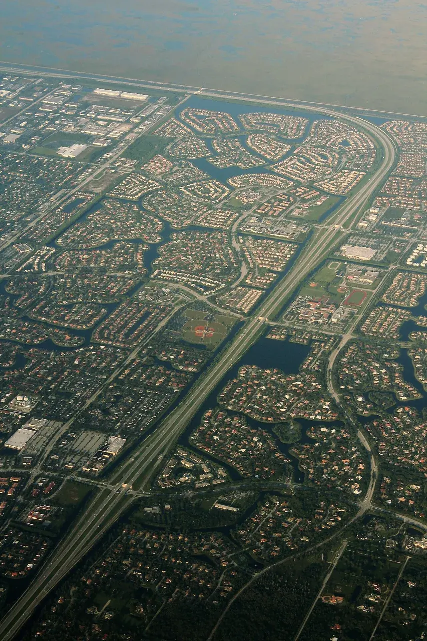 The Sawgrass Expressway between Parkland and Coral Springs, Florida (2012).